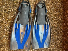 AQUA LUNG FINS SIZE SMALL BLUE/GRAY USED