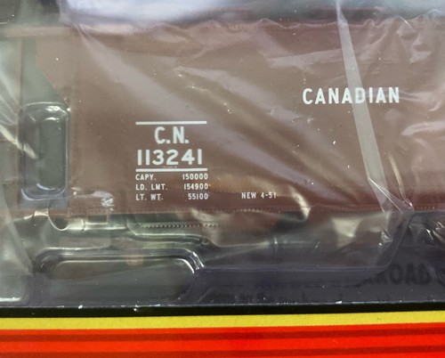 HO Scale Atlas Master Line #20006359 CN Canadian National 4-Bay Hopper #113241 - Picture 2 of 5