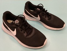 BLACK WOMEN'S TANJUN SNEAKERS Nike Size 8 DJ6257-004 DATED 1/13/22