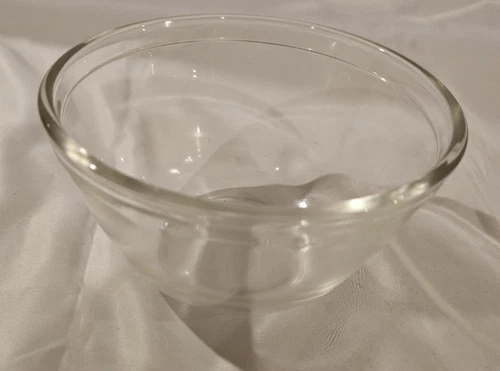 7401 Pyrex Three Cup Glass Bowl 750ml Vintage  Small Mixing Bowl
