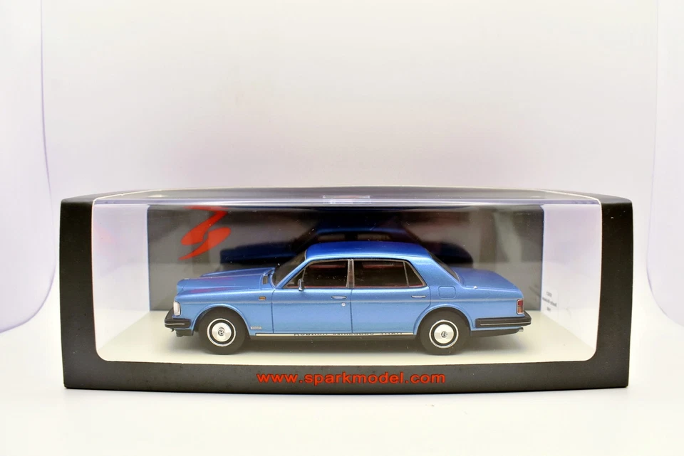 Modellino Auto Scala 1:43 Bentley mulsanne blue Spark modellismo statico car - Immagine 2 di 4
