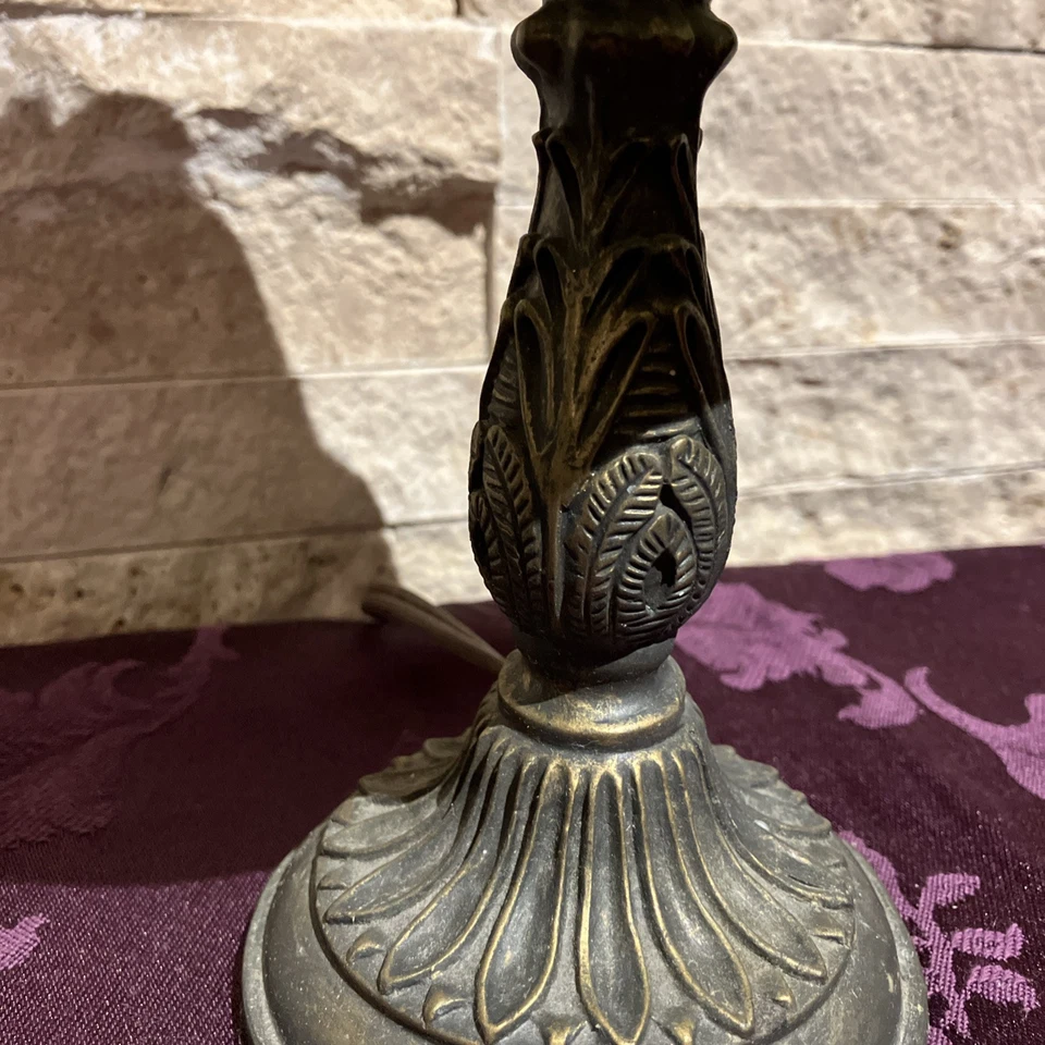 Dale Tiffany Hand Painted HYDRANGEA LAMP w/ Metal Bronze Finish 5” x 12” - Image 3 of 4