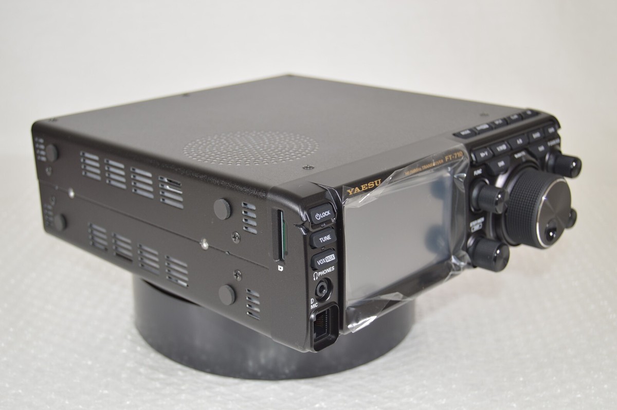 FT-710 AESS HF/50MHz 100W SDR Transceiver W/ SP-40 Original FT-710 AESS HF/50MHz 100W SDR Transceiver W/ SP-40 Original