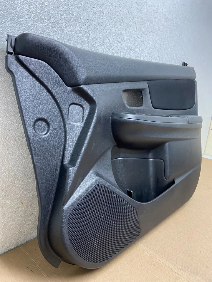 Panel de moldura de puerta lateral del pasajero delantero Subaru XV Crosstrek 2013 a 2015 OEM C1221 Foto 2 de 4