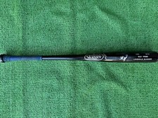 CHICAGO CUBS CRISTIAN HERNANDEZ AUTOGRAPHED  GAME USED BASEBALL BAT