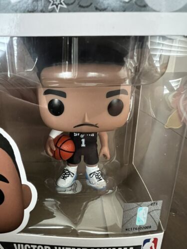 Funko Pop! NBA San Antonio Spurs Victor Wembanyama #174 w/ Soft Protector - Picture 2 of 7
