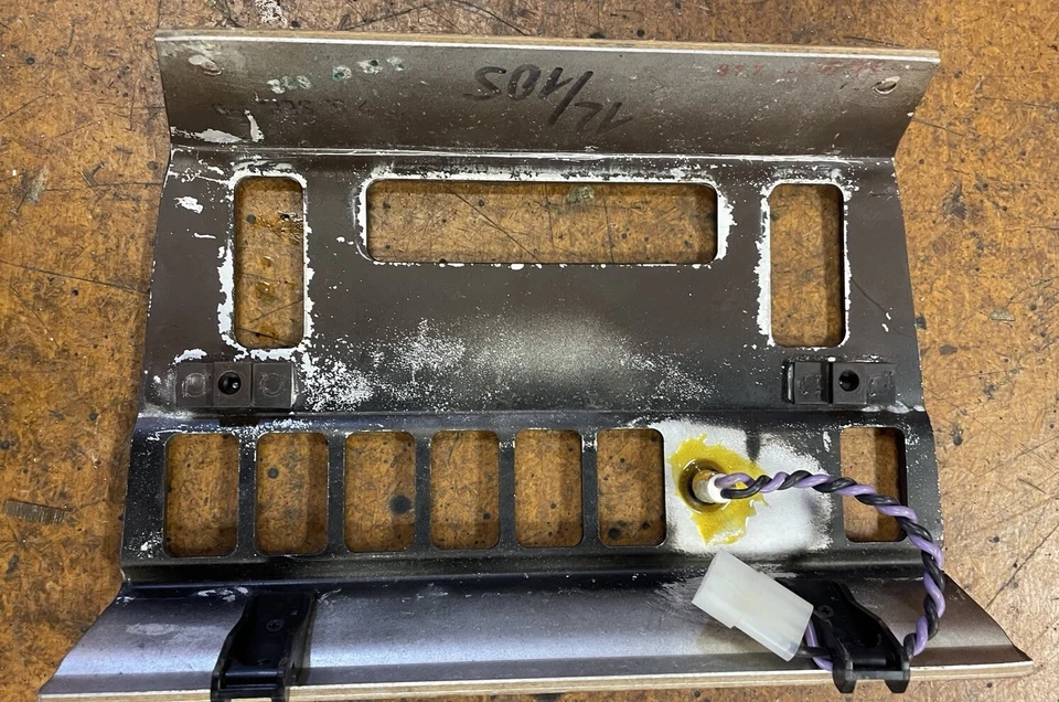 86-95 MERCEDES BENZ 300TE W124 SEDÁN VAGÓN TABLERO CENTRAL MOLDURA DE MADERA FABRICANTE DE EQUIPOS ORIGINALES 7 orificios Foto 4 de 4