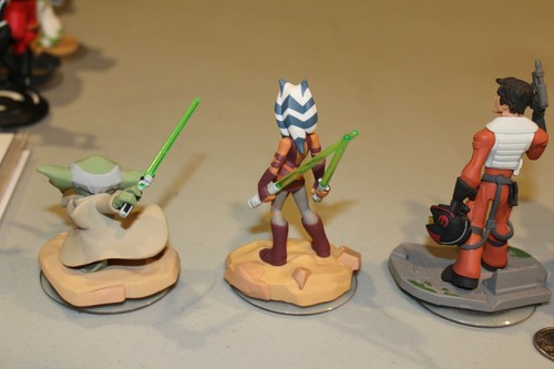 5 Star Wars Disney INFINITY Figures 3.0 Chewbacca Yoda Kylo Ashoka Darth Vader + - Picture 5 of 7