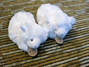 doudou et compagnie lamb slippers