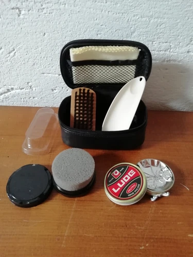 Schuhpflege Reise-Set in Reißverschluss-Tasche Schwarz