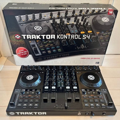 Native Instruments TRAKTOR KONTROL S4 DJ Controller
