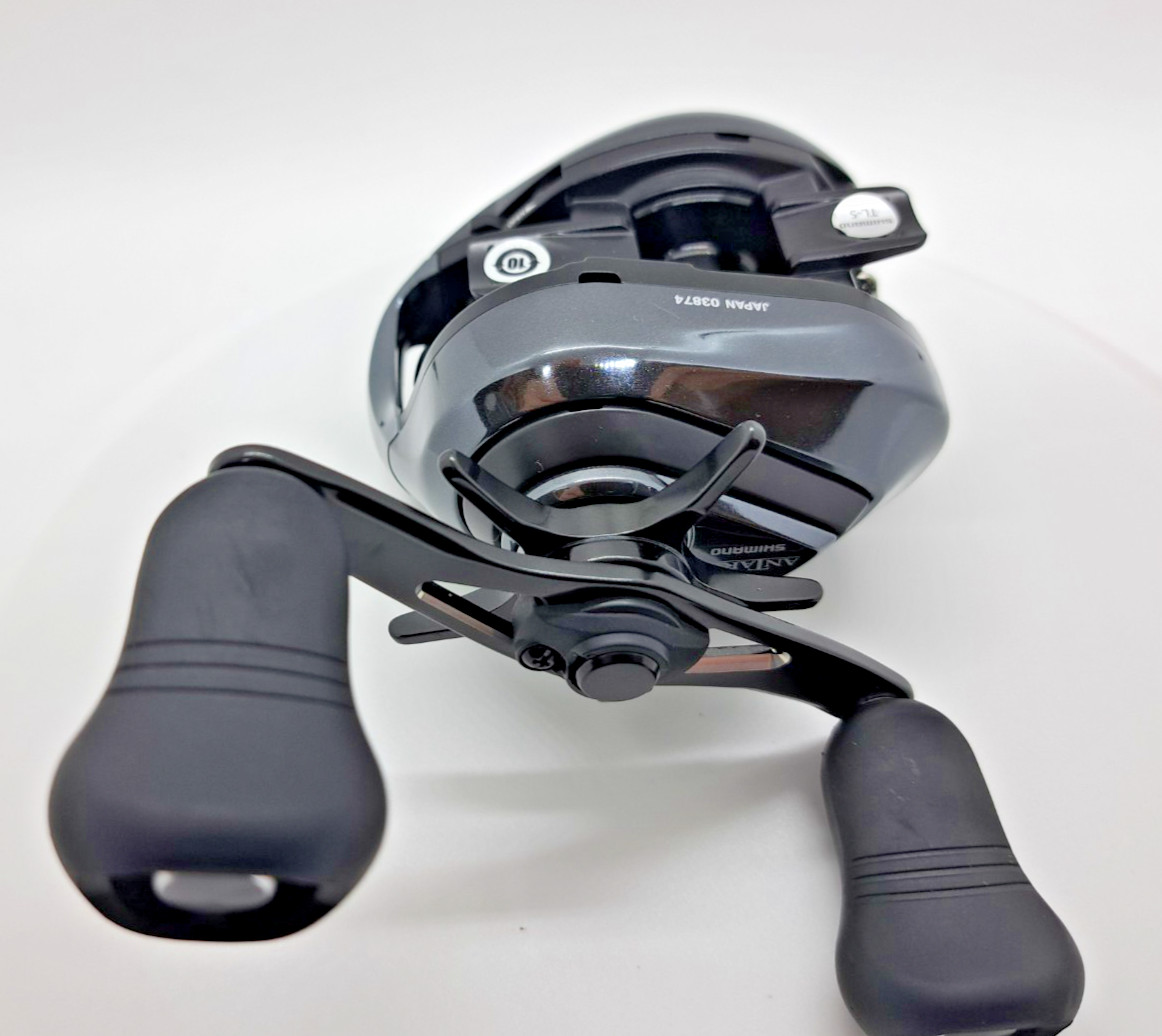 Mint Shimano 18 Antares DC MD XG  Right-handle  baitcasting reel from Japan