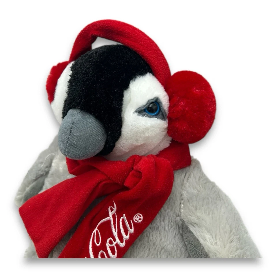 "Bufanda y orejeras de felpa Coca Cola Penguin Holiday grandes 17"" 2012 Coca-Cola" Foto 3 de 4