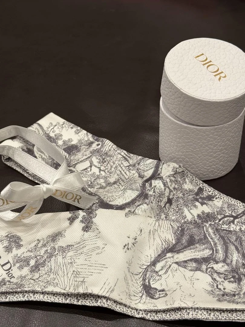 Foulard Christian Dior Mitzah blanc gris motif floral accessoire mode
