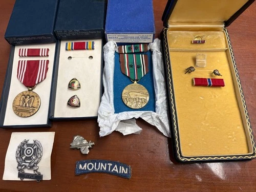 Assorted Antique Vtg ORIGINAL WWII Medal Military Army MEDALS & RIBBON BAR LOT