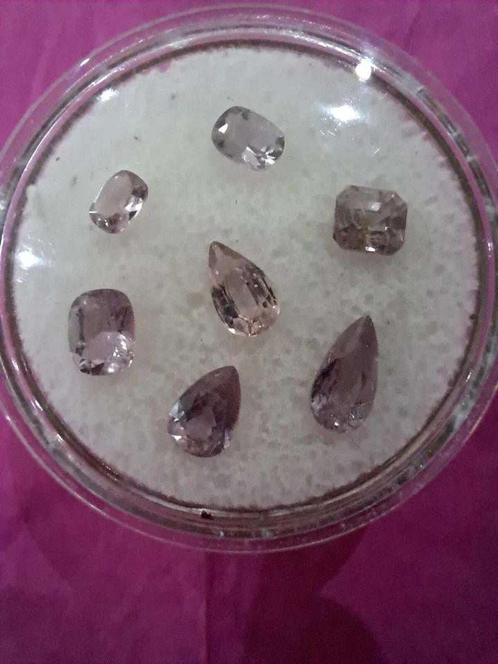 AFGHAN PINK DIASPORE /PURPLE  COLOUR SHIFTING Lot TOT 4.7CT ,RARE AS HENS TEETH! — 第 3/4 张图片