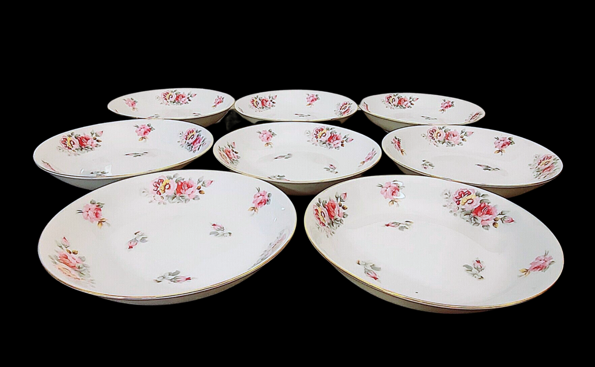 Rare vintage hard to find 50 piece - 1950's Yamaka China