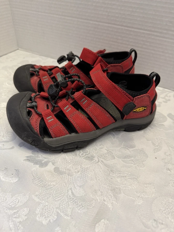 Keen Newport H2 Kids Size 2 Waterproof Sandal Hiking Shoe Red Black Coastal - Image 3 of 4