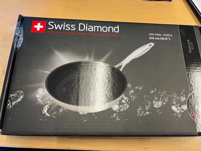 Swiss Diamond - 9.5'' Nonstick Clad Fry Pan SDP3524i in retail box