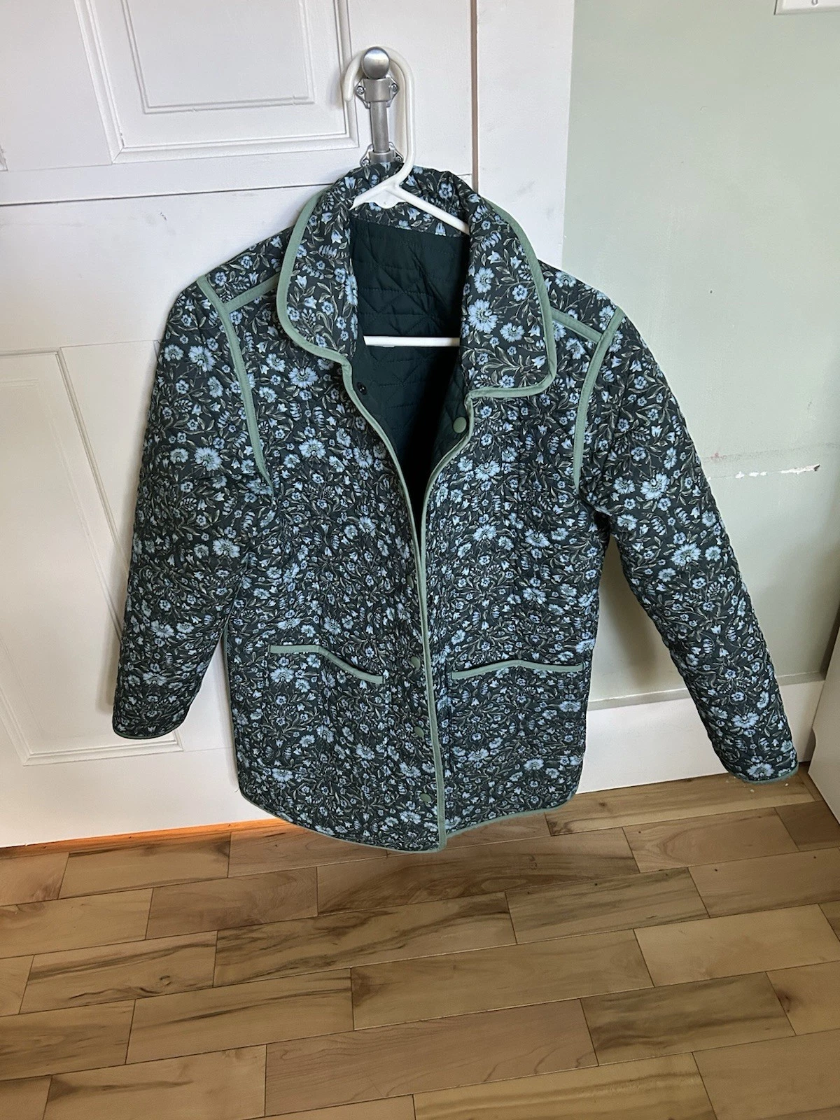 Reversible Dark Green/Pale Blue Quilted Jacket Lands End Women's Size Large
Opens in a new window or
