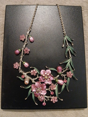 #ad Metallic Crystal amp; Silver Tone Collar Spray Of Flowers Necklace $42.99