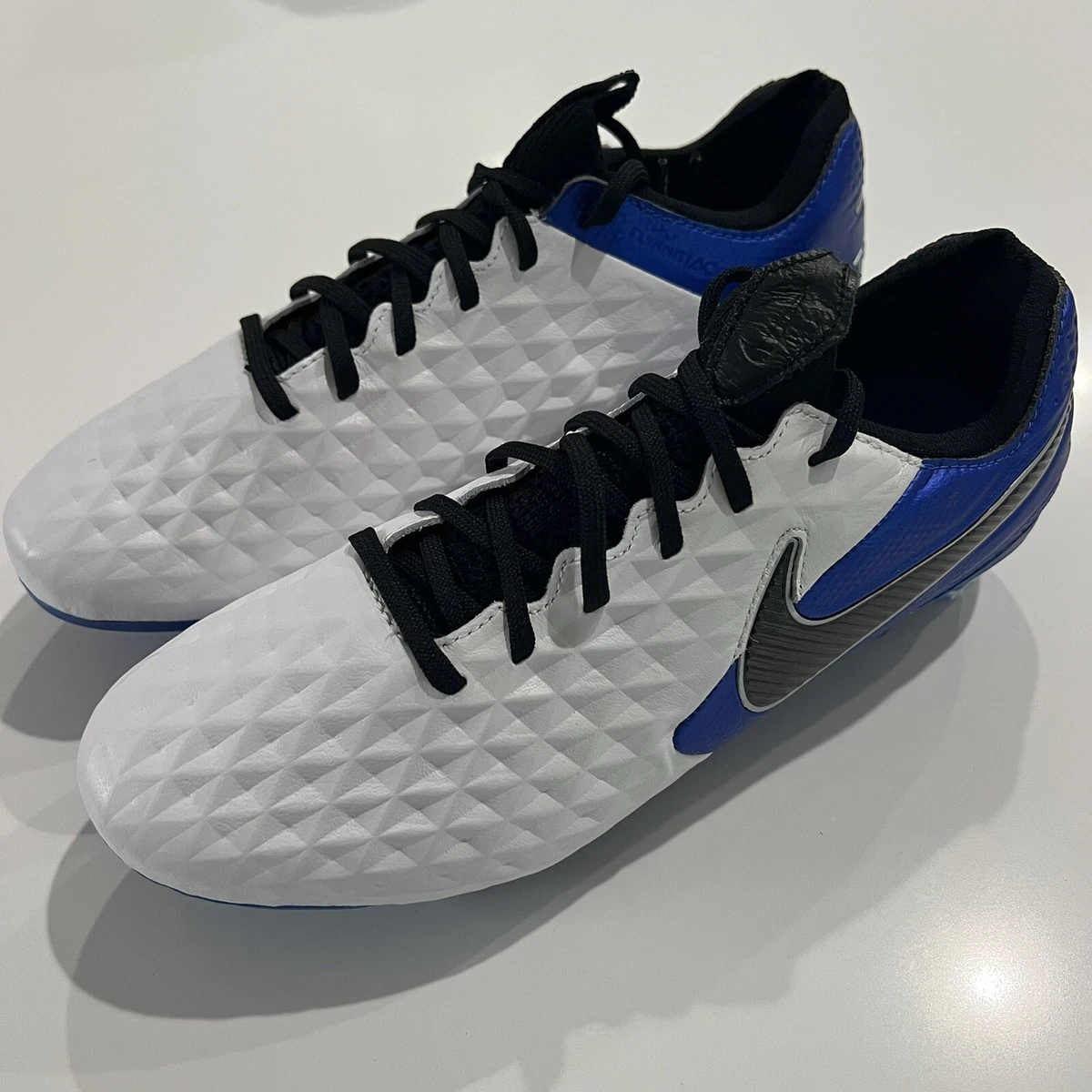 Preços baixos em Nike Tiempo Legend 8 Elite FG White Hyper Royal