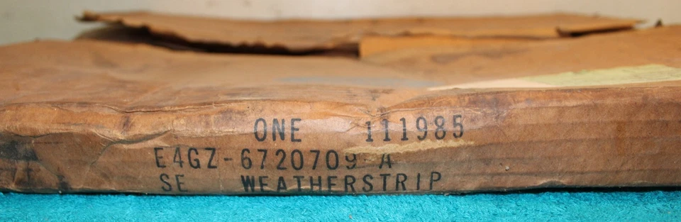 Ford EXP Mercury LN7 1982 1983 1984 1985 NOS LH puerta delantera apertura impermeabilización Foto 2 de 4