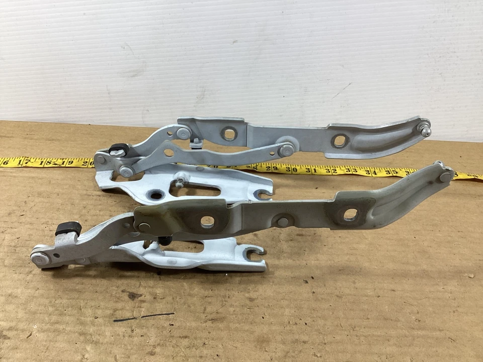 2008 - 2011 BMW M3 Rear Trunk Lid Hinge Left & Right 7060627 / 7060628 OEM . - Изображение 3 из 4