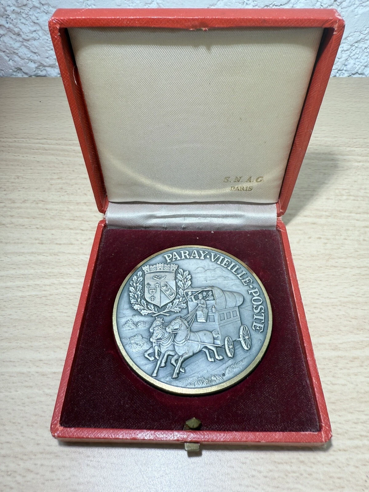 Médaille Paray Vieille Poste Hommage De La Ville En Bronze dans sa boîte