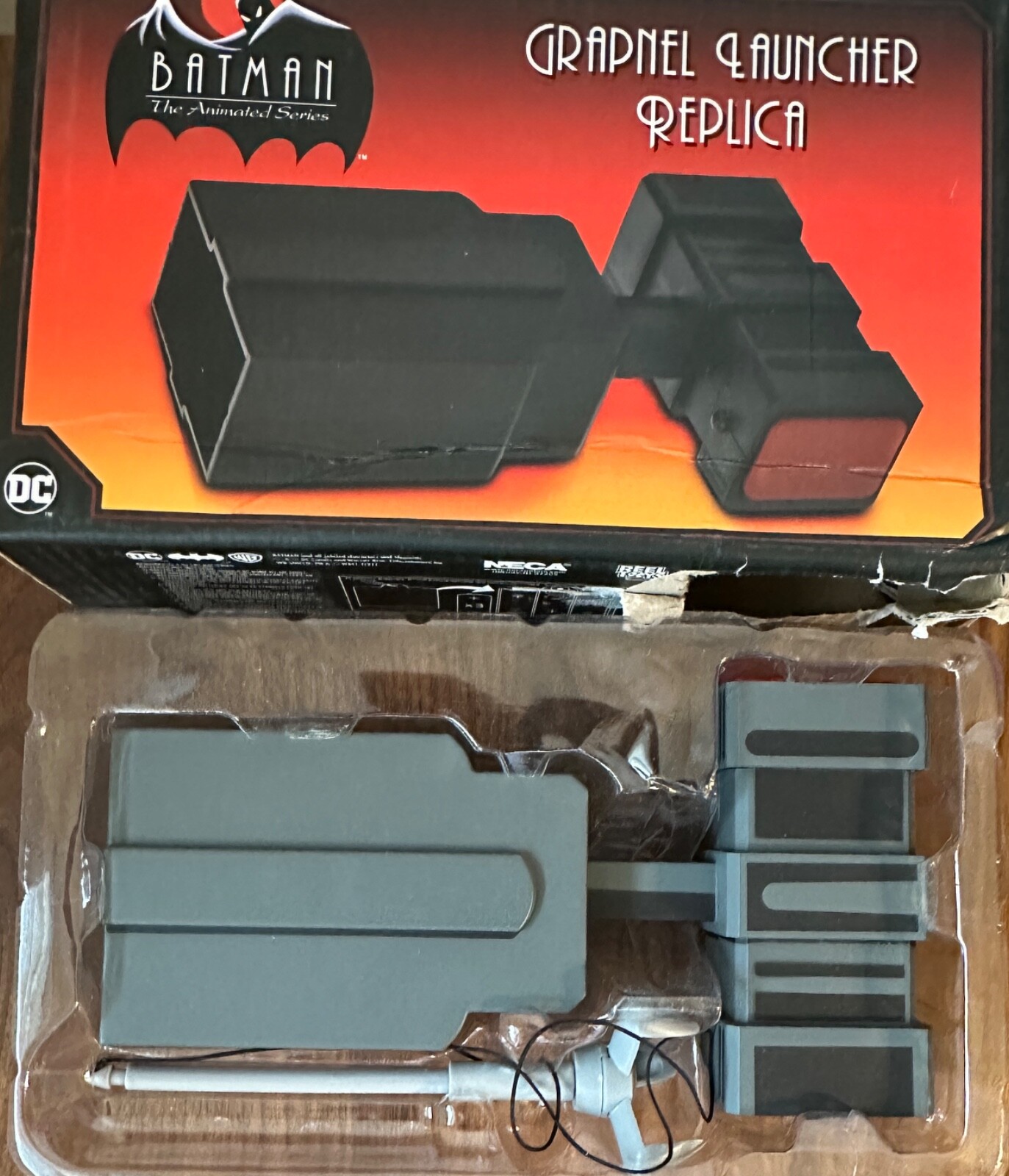 NECA Batman The Animated Series Grapnel Launcher Prop Replica New Open Box J4