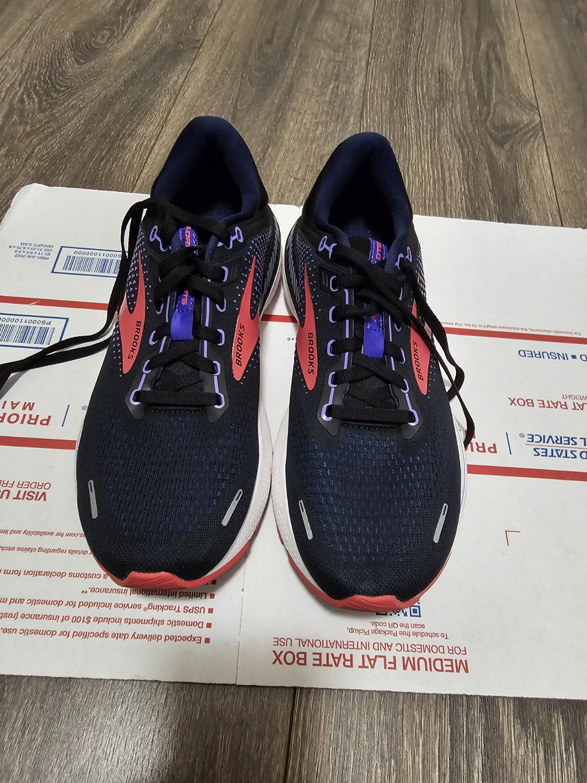 Brooks Adrenaline GTS 22 Running Shoes Black/Purple/Coral US Women 10.5 AA