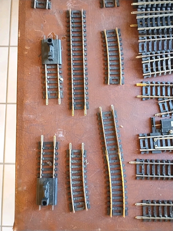 Vtg Lot 100 ATLAS HO SCALE TRACK 9” Straight Curved Terminals Switch Turnout - Image 3 of 4