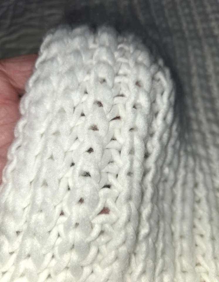 Women's Long White Crocheted Scarf 80" Very Soft Acrylic Charlotte Russe NICE! - Image 2 of 4