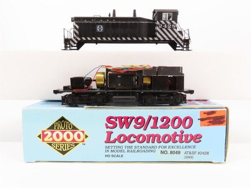 HO Scale Proto 2000 8049 ATSF Santa Fe EMD SW9 Diesel Switcher #2428 mit DCC | Zustand: Used