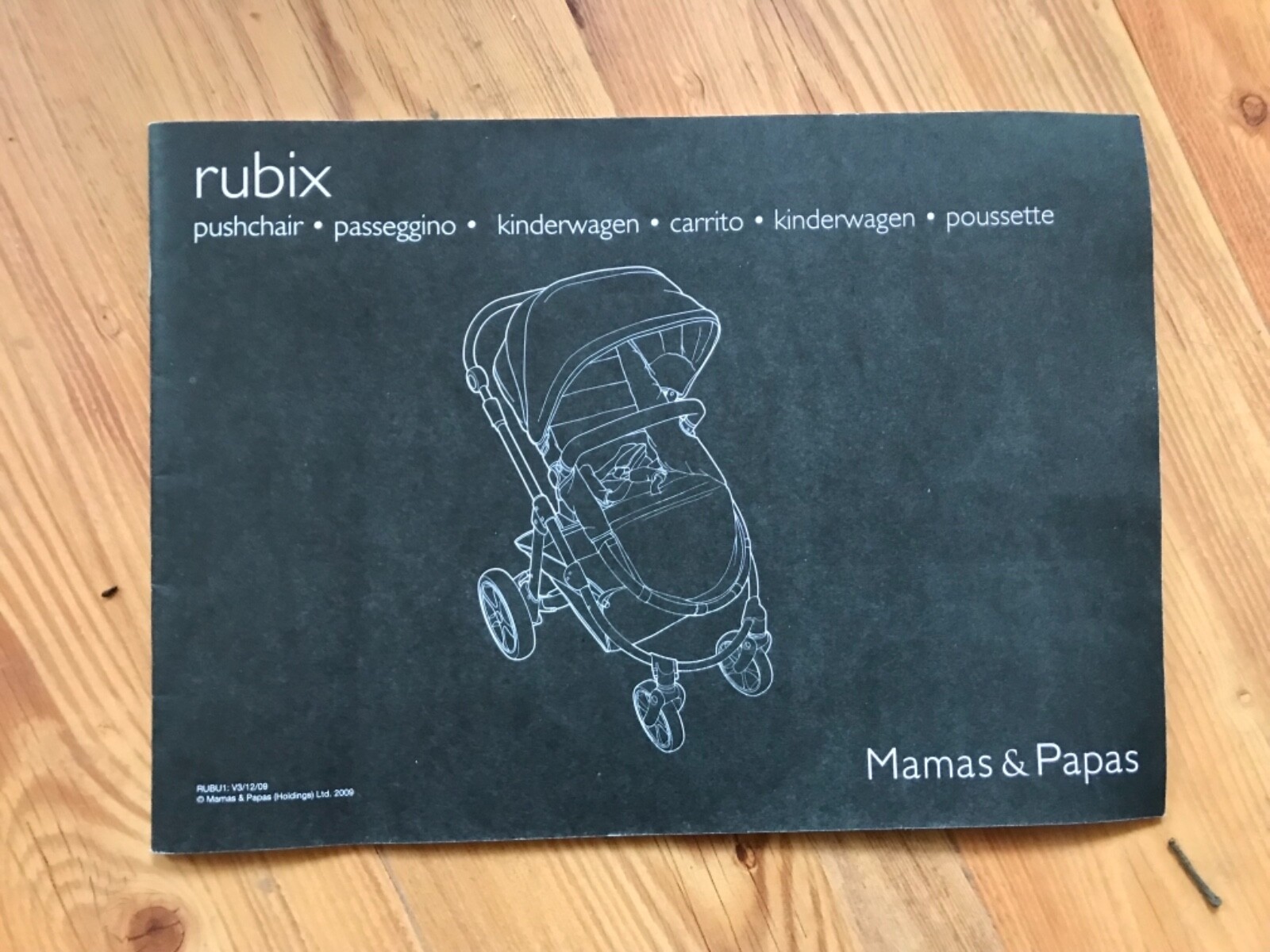 Mamas & Papas Rubix moses basket & rain hood liquorice (black) CLOTH