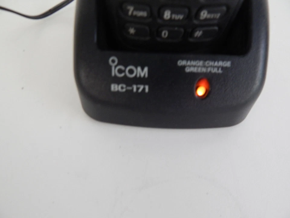 ^^ ICOM IC-F4021S Zwei Weg Radio W/Bc-160 Laden Dock & Netzteil (XMU2) - Bild 2 von 4