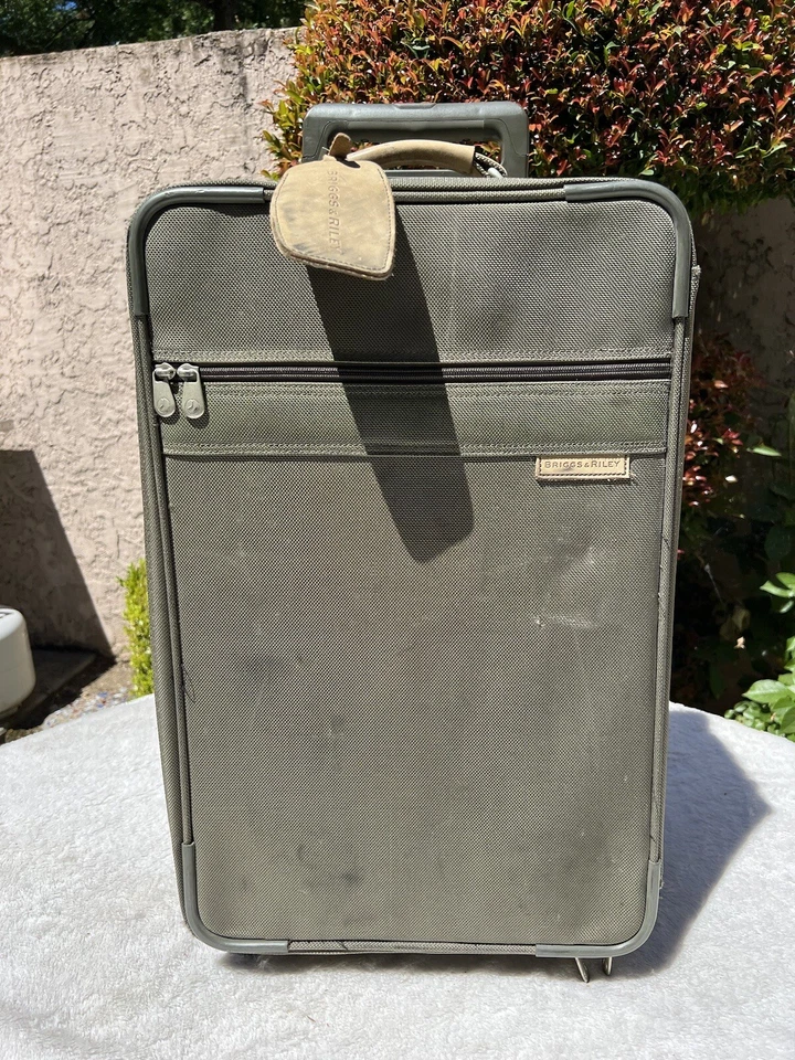 Briggs & Riley travelware 23” rolling Carry-On Upright suitcase OLIVE green - Image 2 of 4
