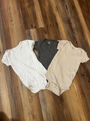 3 Gerber Onesies Bundle 1 0-3 Months Gray 2 6-9 Month Tan And White