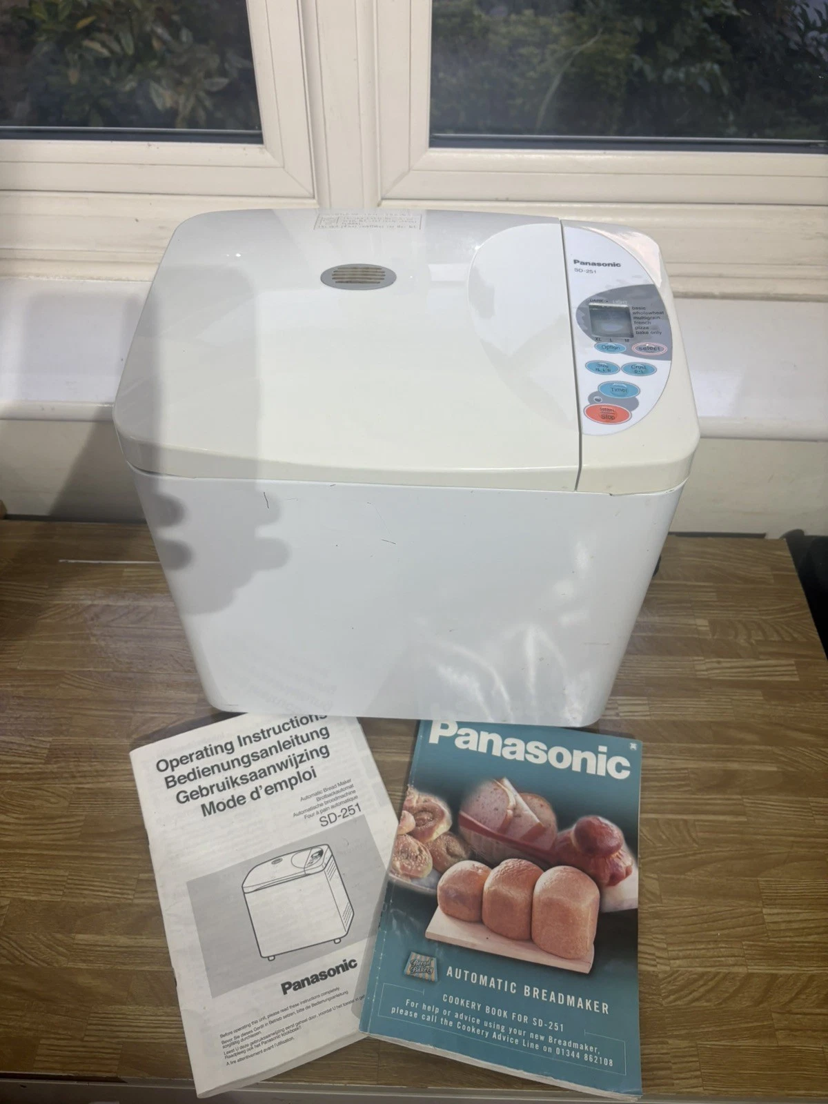Panasonic SD-251 Automatic Bread Maker Machine With Instructions