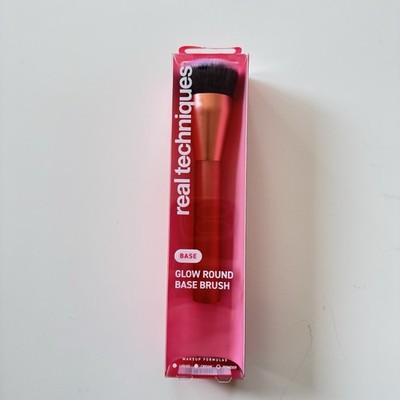 Real Techniques Glow Round Base Brush Flat Top Foundation Tool Flawless Finish
