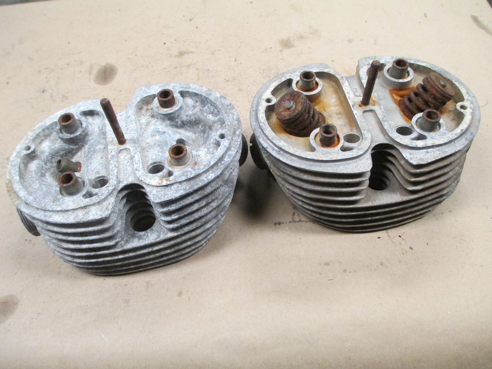 BMW R75/5 airhead Engine cylinder heads