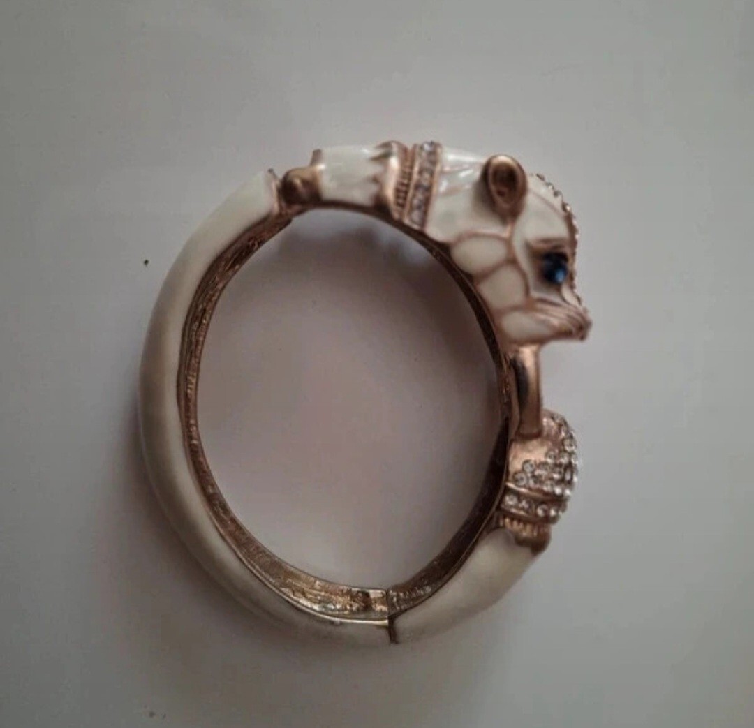 Picture 2 of 6