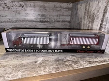 1/64 2022 Wisconsin Farm Tech Days Meyer 8126Rt Boss Forage Box Set Spec Cast