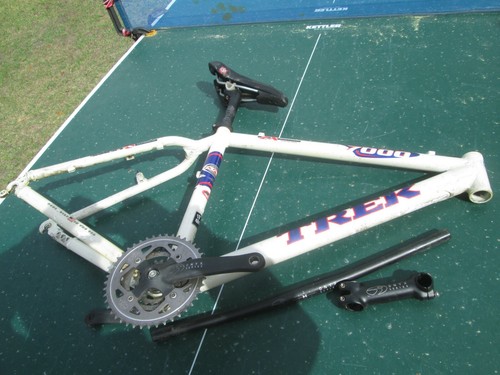 2000? Trek 7000 ZX Frame white, with 