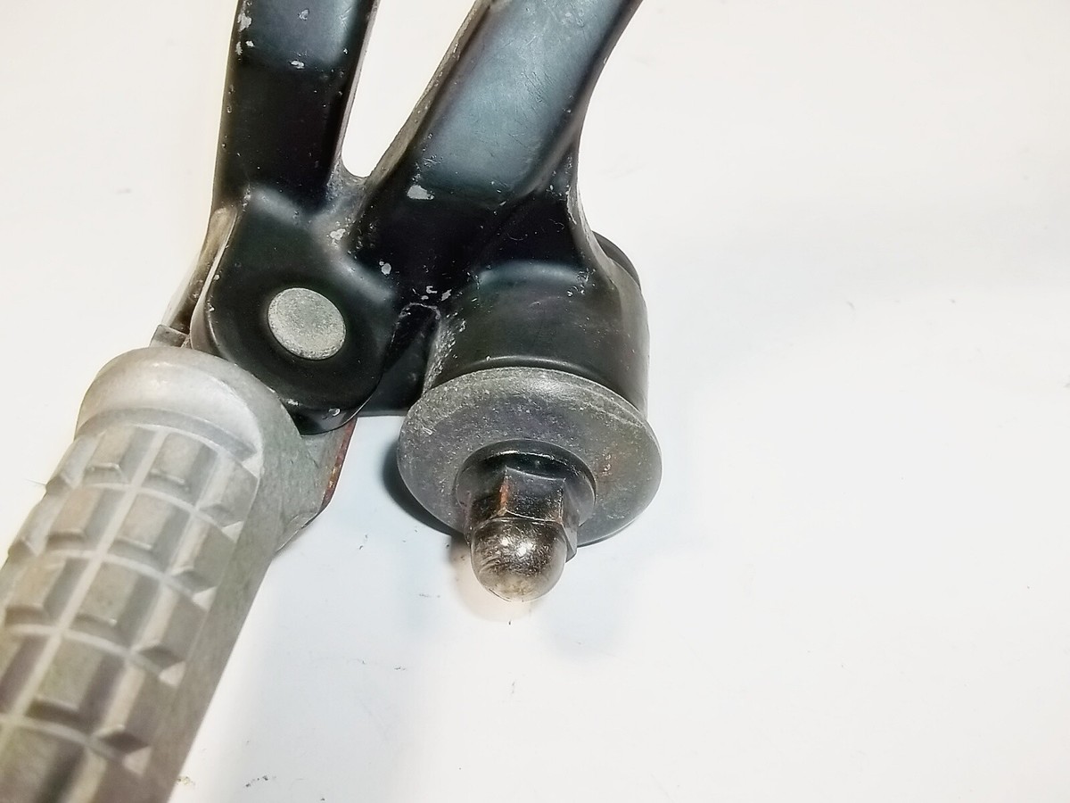 KAWASAKI 92 93 ZX1100 NINJA ZX11 RIGHT REAR FOOTREST & HOLDER