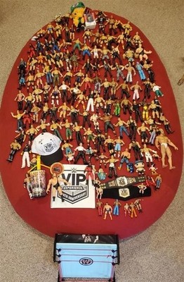 FINAL PRICE DROP   MASSIVE WWE WRESTLING FIGURE LOT   150 FIGURES + ACCESSORIES