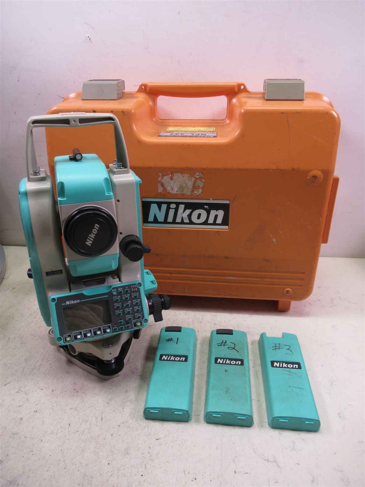 Nikon NPL-332 Pulse Laser Station Reflectorless Total Station Surveying & Case