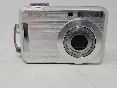 Sony Cyber-shot DSC-S700 7.2MP Digital Camera - Silver Tested Working