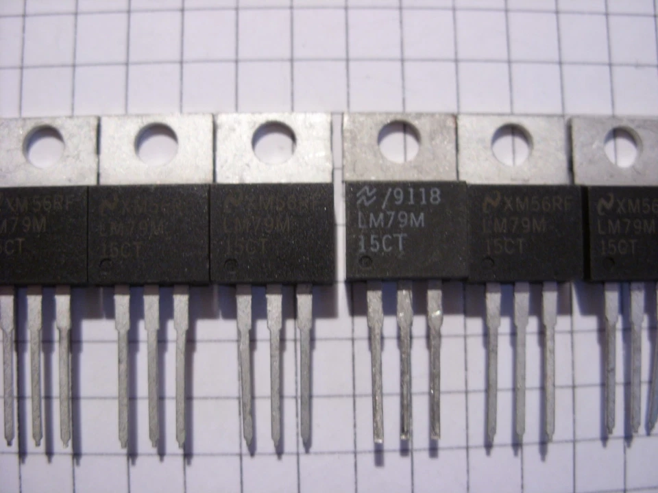9 x IC LM79M15CT DC/DC Wandler Rest