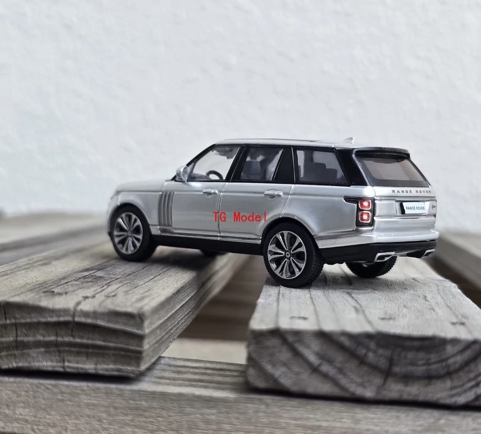 TG Masdi 1:64 2020 Silver Range Rover SUV ORV Sports Model Diecast Collect Car - Image 4 of 4